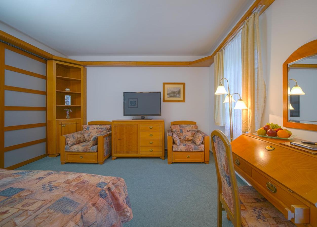 Hotel Praha Hrensko Luaran gambar