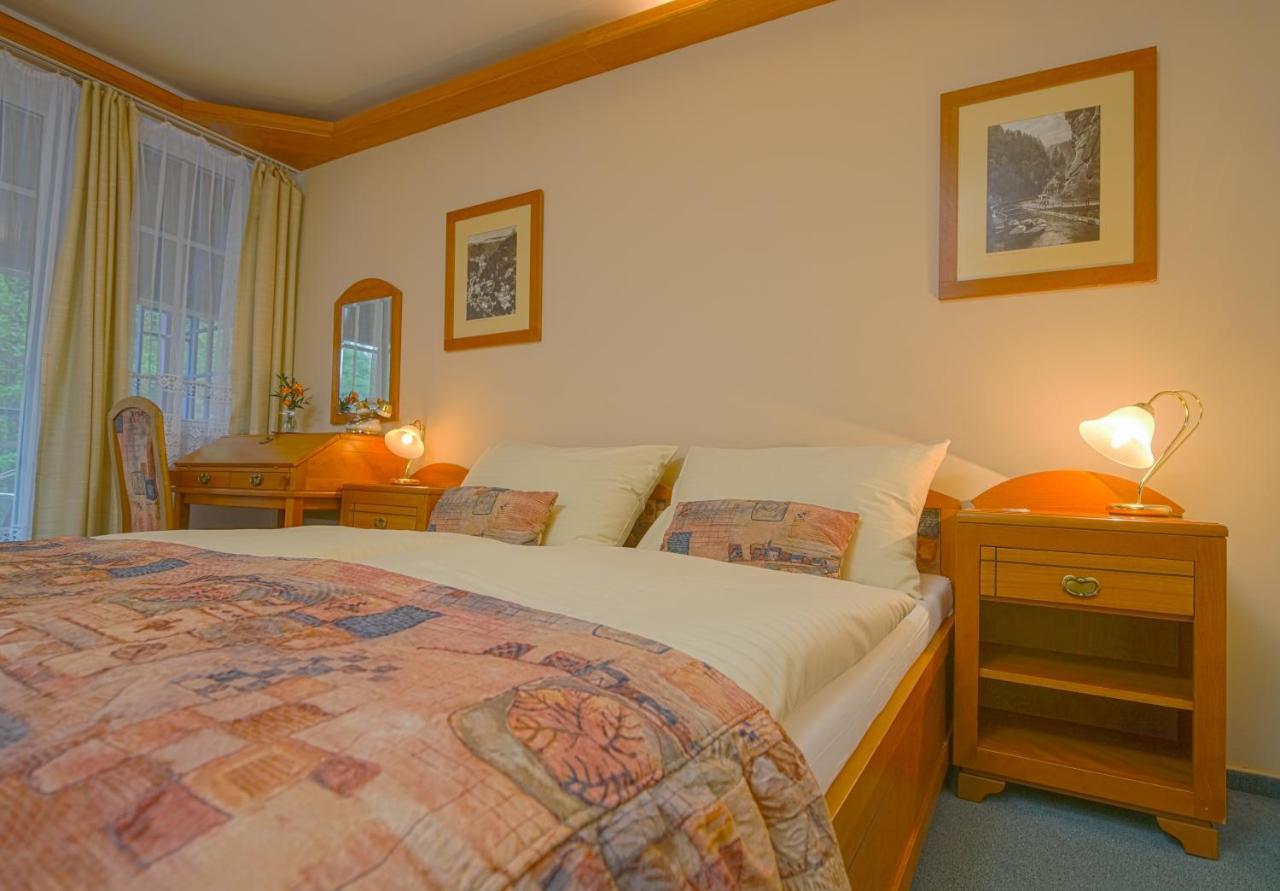 Hotel Praha Hrensko Luaran gambar